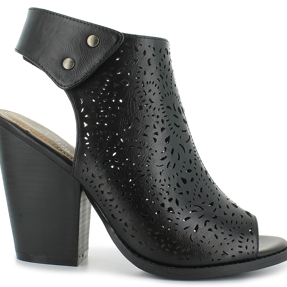 Size 12 High Heel Shoe - Picture 2 of 2